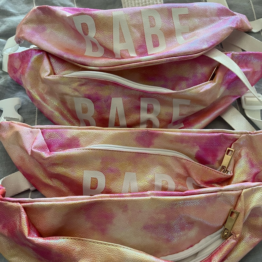 Four babe Fanny packs and three koozies